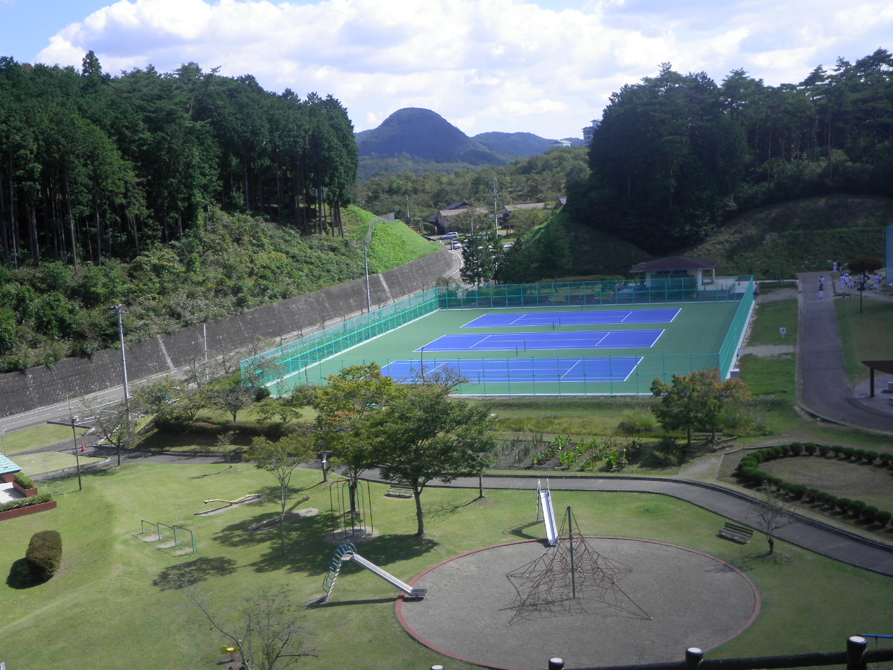 湯元公園庭球場改修工事２
